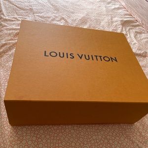 ❌S O L D OFF POSH❌Louis Vuitton neverfull mm box and shopping bag